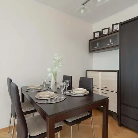 Funkcjonalny Z Balkonem W Gdansku By Renters Appartement
